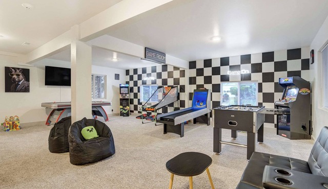 Champion Estate! Epic Game Room w/Scenic Backyard