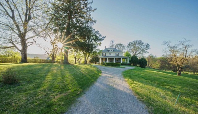 Chandelier Farmhouse in Historic Bluemont Virginia