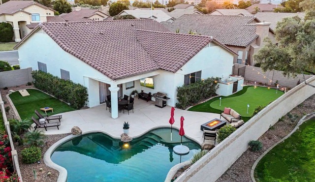 Chandler Home, Heated Pool, Putting Green, Firepit