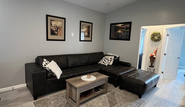 Chandler Nightlife Nook: Charming ADU in the Heart of Downtown Chandler # 310374