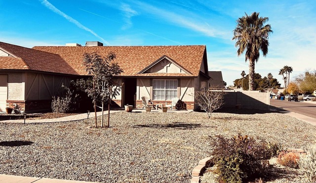 Chandler West Manor, play pool &Patio, Pet friendly sleeps 8