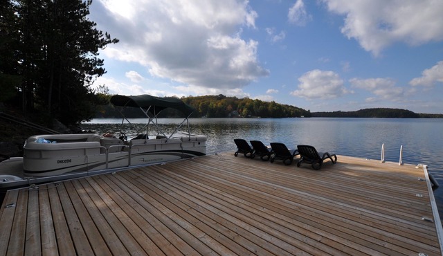 Chandos Lake Luxury!