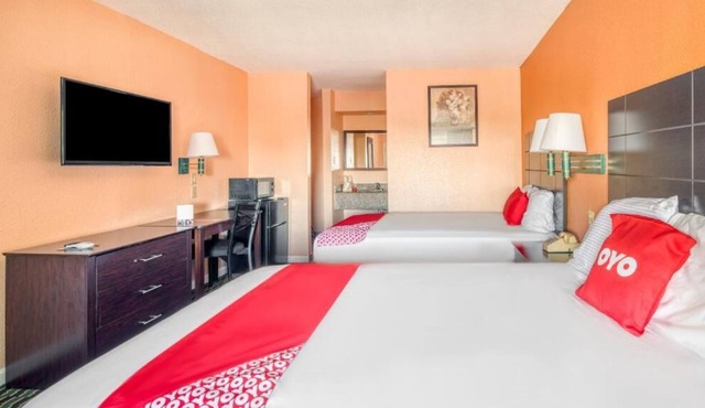 Channelview Getaway! 4 Comfortable Units, Free Parking, Pet-friendly Property!