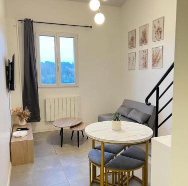 Chantilly Centre ville 15 Chateau et Gare 102