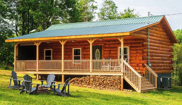 Chantilly Ridge - Hot Tub & Wi-Fi, Near Blue Ridge Parkway