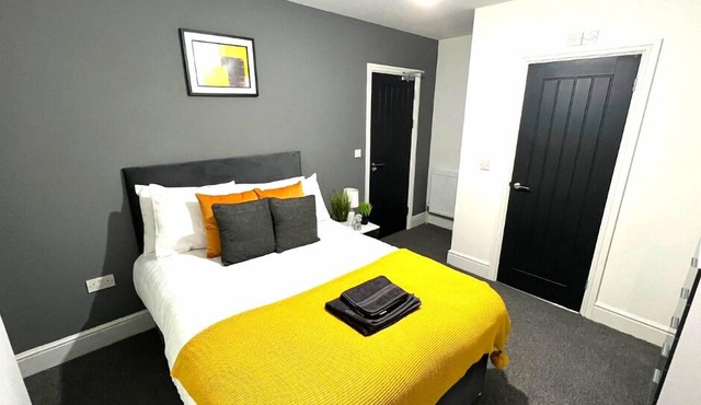 Chantry Suites Double Room with En-Suite in DN31