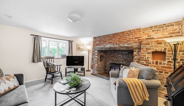 Chapel Cottage - sleeps 4 guests in 2 bedrooms