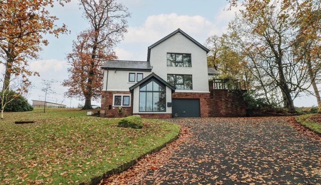 CHAPEL HILL, pet friendly, luxury holiday cottage in Catlowdy