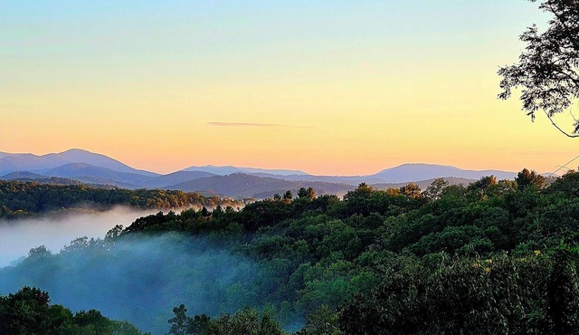 Chapel Rest/Breathtaking Views - Blue Ridge Pkwy. Minutes to Boone/Blowing Rock