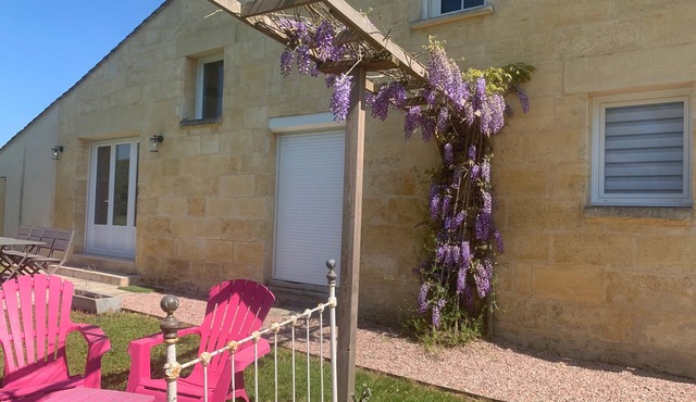 Chapetit Guesthouse – Renovated Home in Bordeaux Vineyards, River Views, Sleeps 8