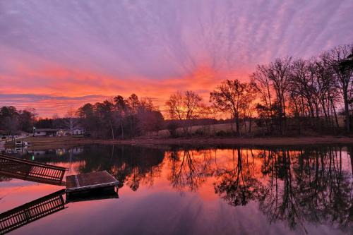 Chapin Home Near Boat Launch and Lake Murray!
