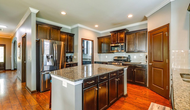 Chapin Vacation Rental ~ 5 Mi to Lake Murray!