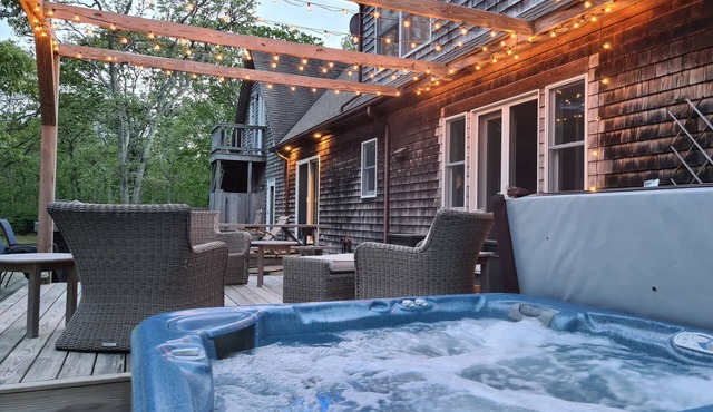 Chappaquiddick retreat-outdoor shower, hot-tub, decks, central AC-close to beach