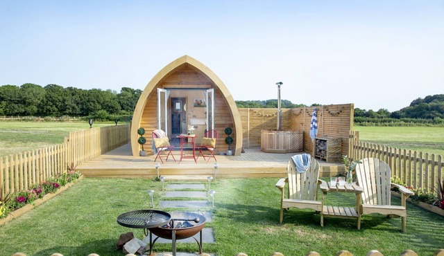 Chapterhouse, Cathedral View - a chalet that sleeps 2 guests in 1 bedroom