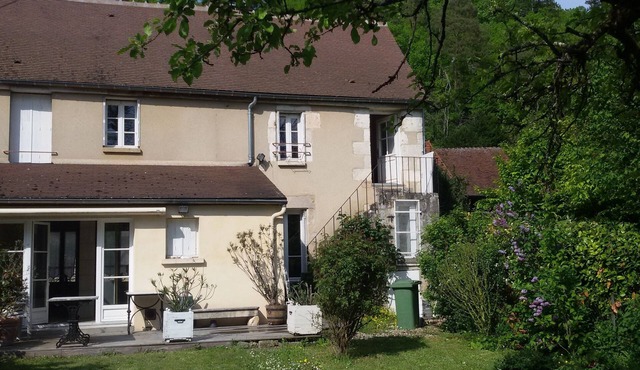 Charming house in a listed village halfway between VEZELAY and PUISAYE