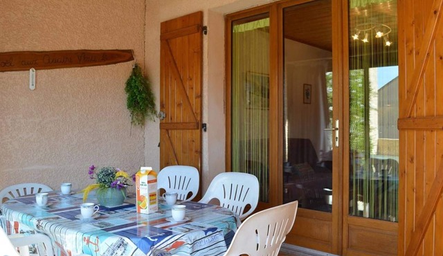 Charming 3-BR Villa, Terrace, BBQ, 800m from Beach - St-Pierre-la-Mer