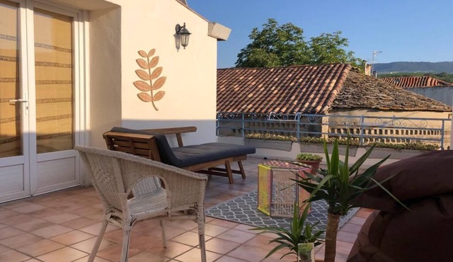 Charmant Appartement en Duplex & Terrasse vue Larzac