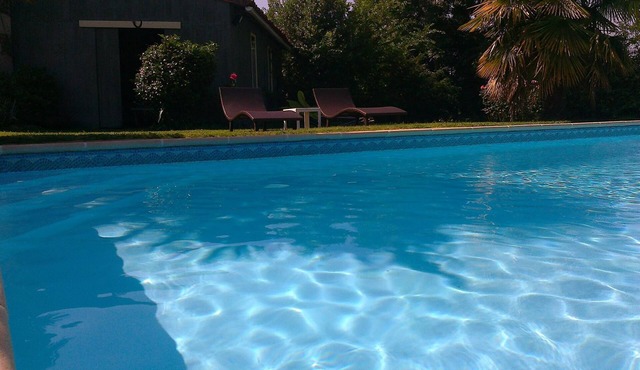 Charming rural cottage with private heated pool. Ideal for couples