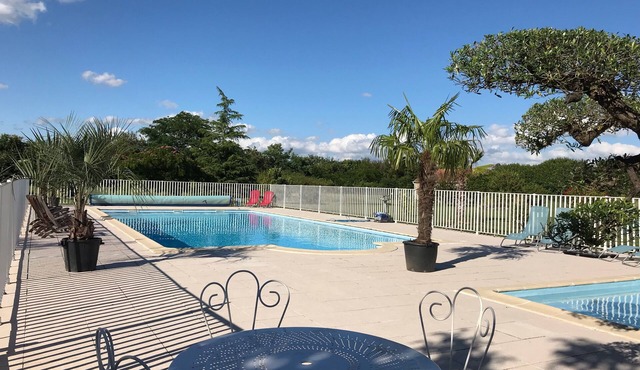 Charentaise Avec Piscine à 25 Minutes des Plages