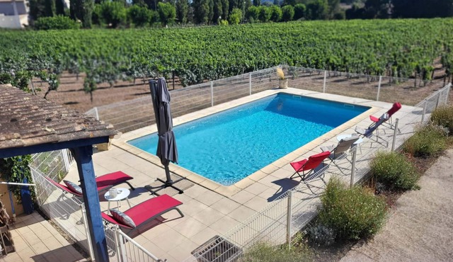 Charming house in the heart of a winegrowing estate 8 minutes from Saint Emilion.