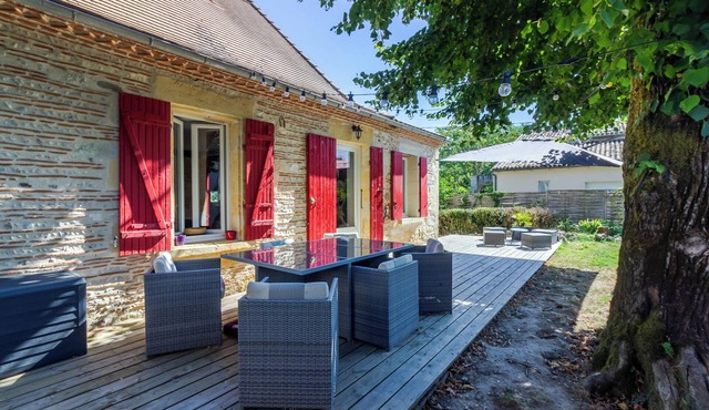 Characterful House with Garden, Stunning View of the Dordogne