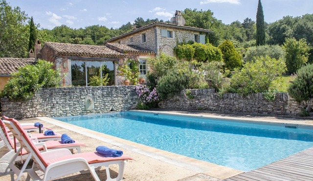 Character house in Drôme Provençale, private swimming pool
