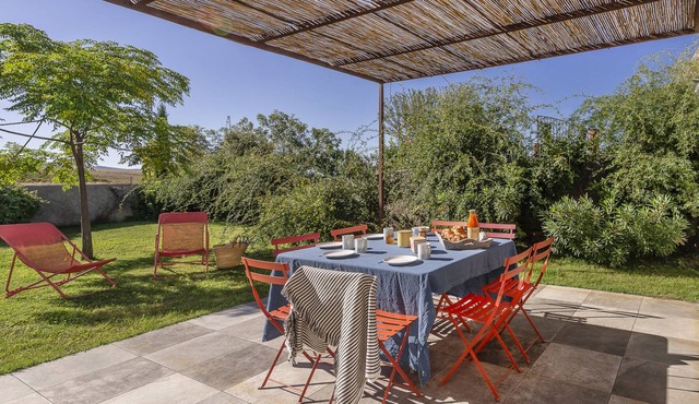 Character House Moustiers Sainte Marie overlooking lavender fields
