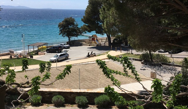 Characteristic villa with private pool 50 m from the beach