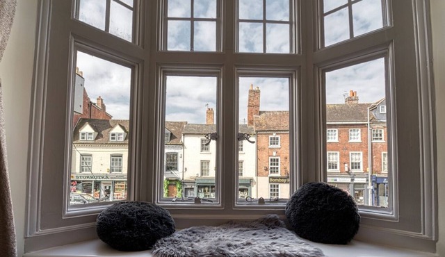 Character 1Bed Flat in Worcester