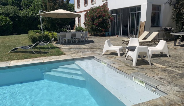 Character and spaces, large heated swimming pool. Jacuzzi. a little paradise.