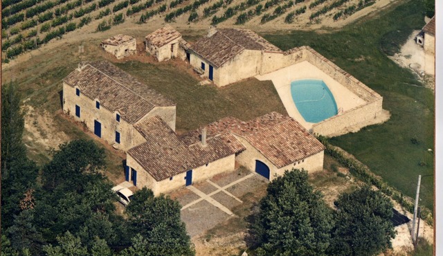 Character bed and breakfast in the vineyards, 13 km from Saint-Emilion