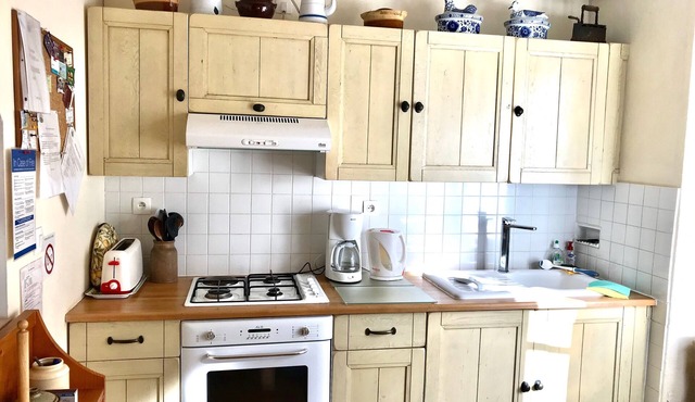 Character cottage, beautifully renovated, private walled garden, sleeps 6