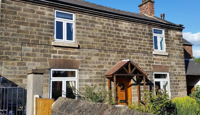 Character cottage (18c) on the edge of historic Belper