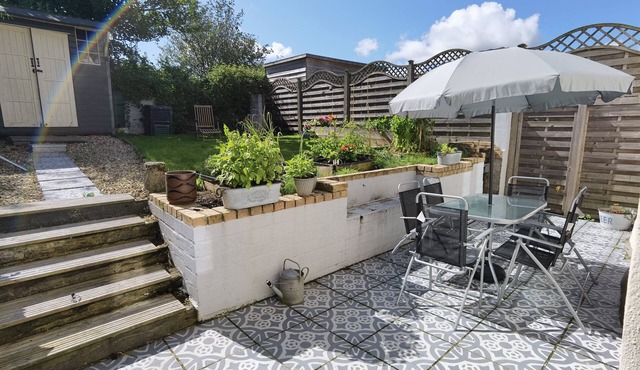 Character cottage in centre of Cornwall with sun trap garden