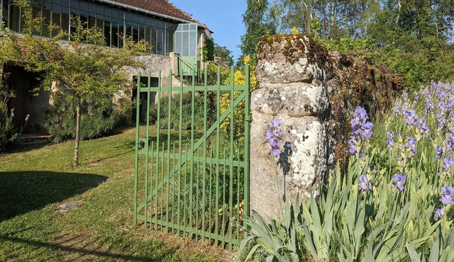 Character cottage in the heart of the Burgundy countryside