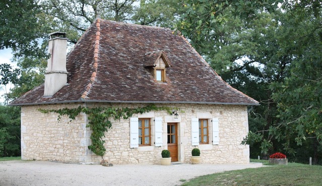 Character cottage "les vieux chênes" very quiet near ROCAMADOUR and Gramat