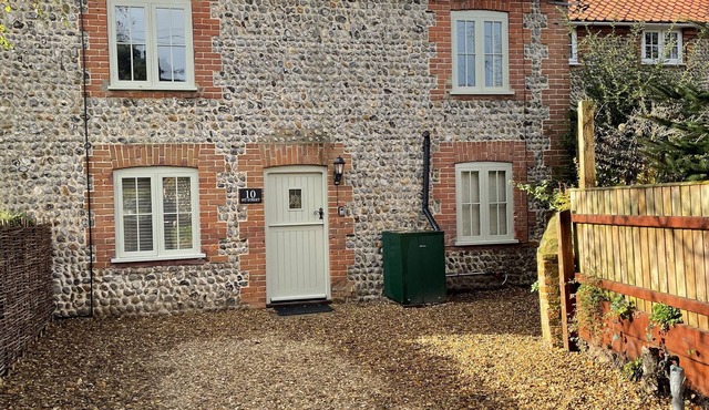 Character Cottage near the coast