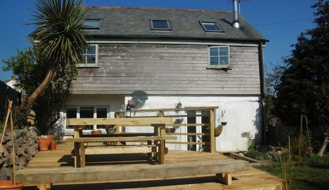 Character cottage right in Center St Agnes village