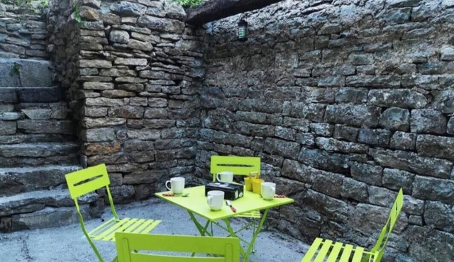 Character house in the heart of the baume les messieurs valley