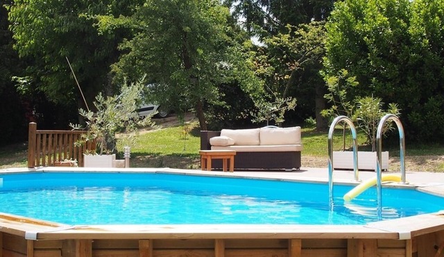 Character house with large garden and swimming pool between Pouilly Fuisse and Cluny