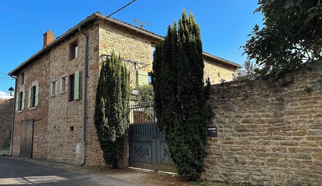 Character house near vineyards, Le Clos de Laly