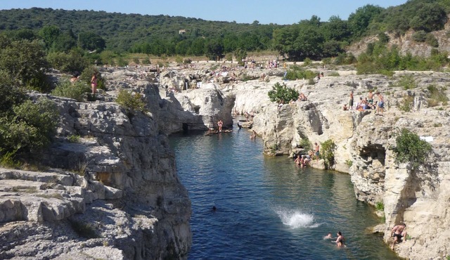 Character house for 2 to 7 people in a picturesque Gard village