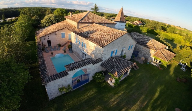 Character house with pool + spa