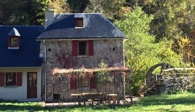 Character house built in an old mill - sleeps 6 2 large bedrooms