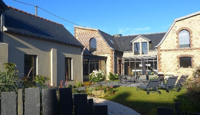 Character house downtown 300m from the port and 700m from the beach