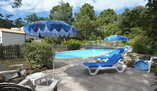 Character house, classified 3*, Heated swimming pool 3000m² enclosed, quiet grounds