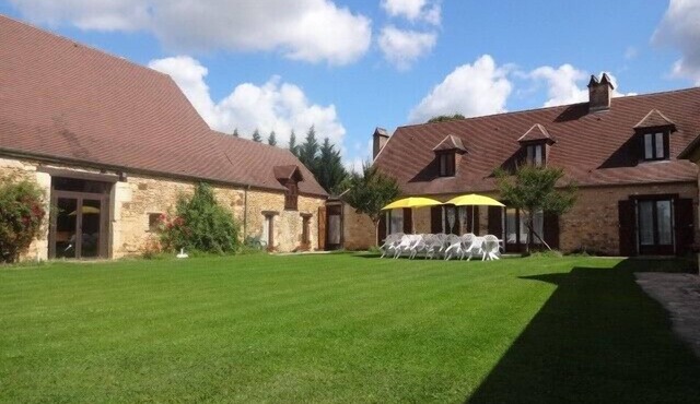 Character house with old-fashioned furnishings, games room, swimming pool, garden