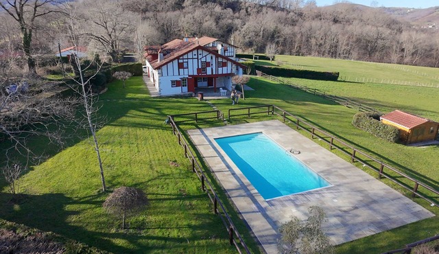 Character house in a quiet location with magnificent 360° views