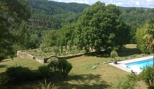 Character house in Ardèche with swimming pool, sauna and cinema