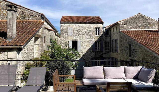 Character house in town center. Ideal for friends and families!